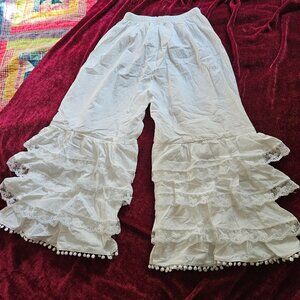 100% COTTON 4 TIERED LACE PETTIPANTS NWT WIDE LEGGED GORGEOUS S-M SIZE..SO CUTE!